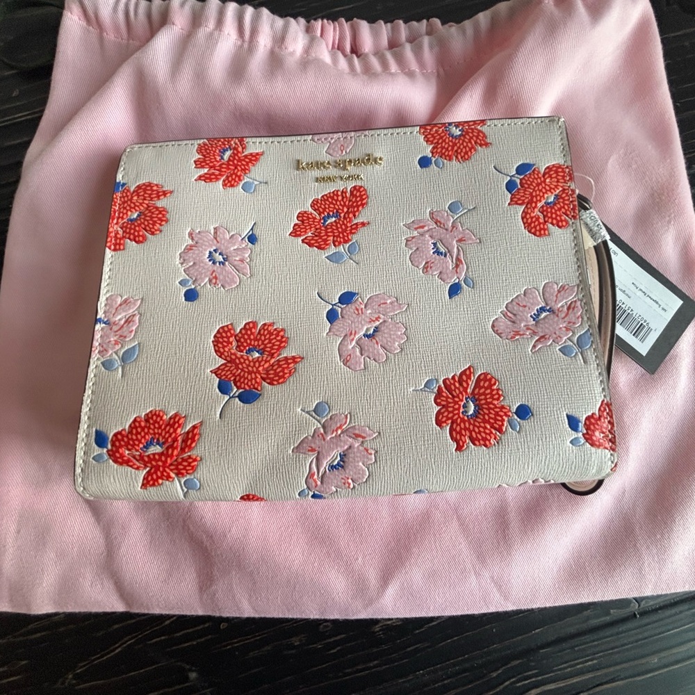 NWT Kate Spade Morgan Floral Wristlet